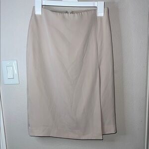 Elegant Cream Skirt with Pockets
